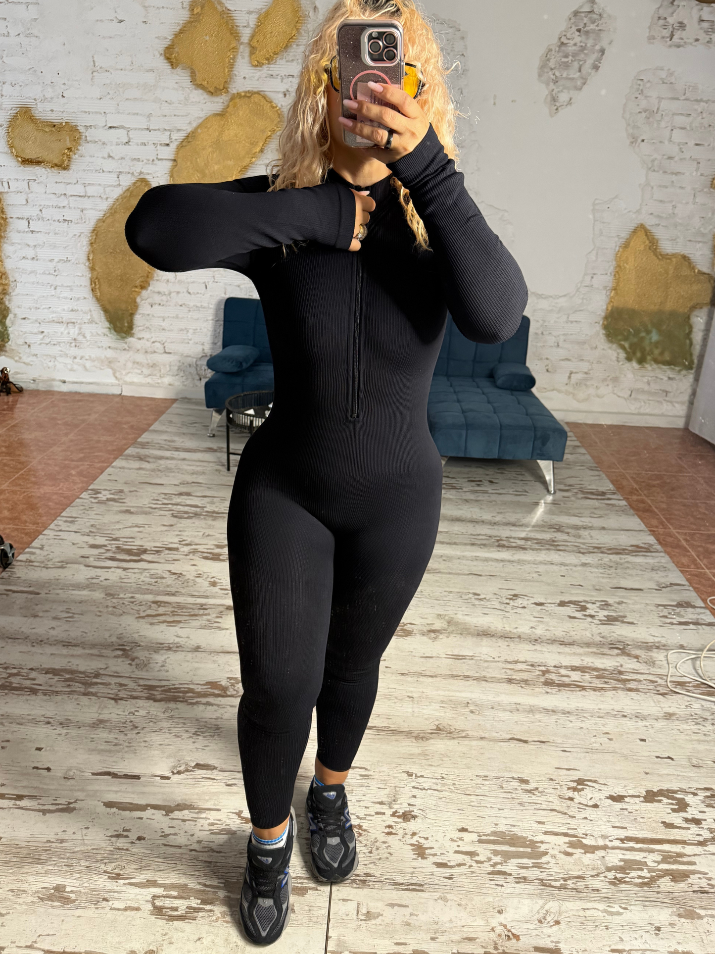 MONO QUEEN NEGRO CON MANGA