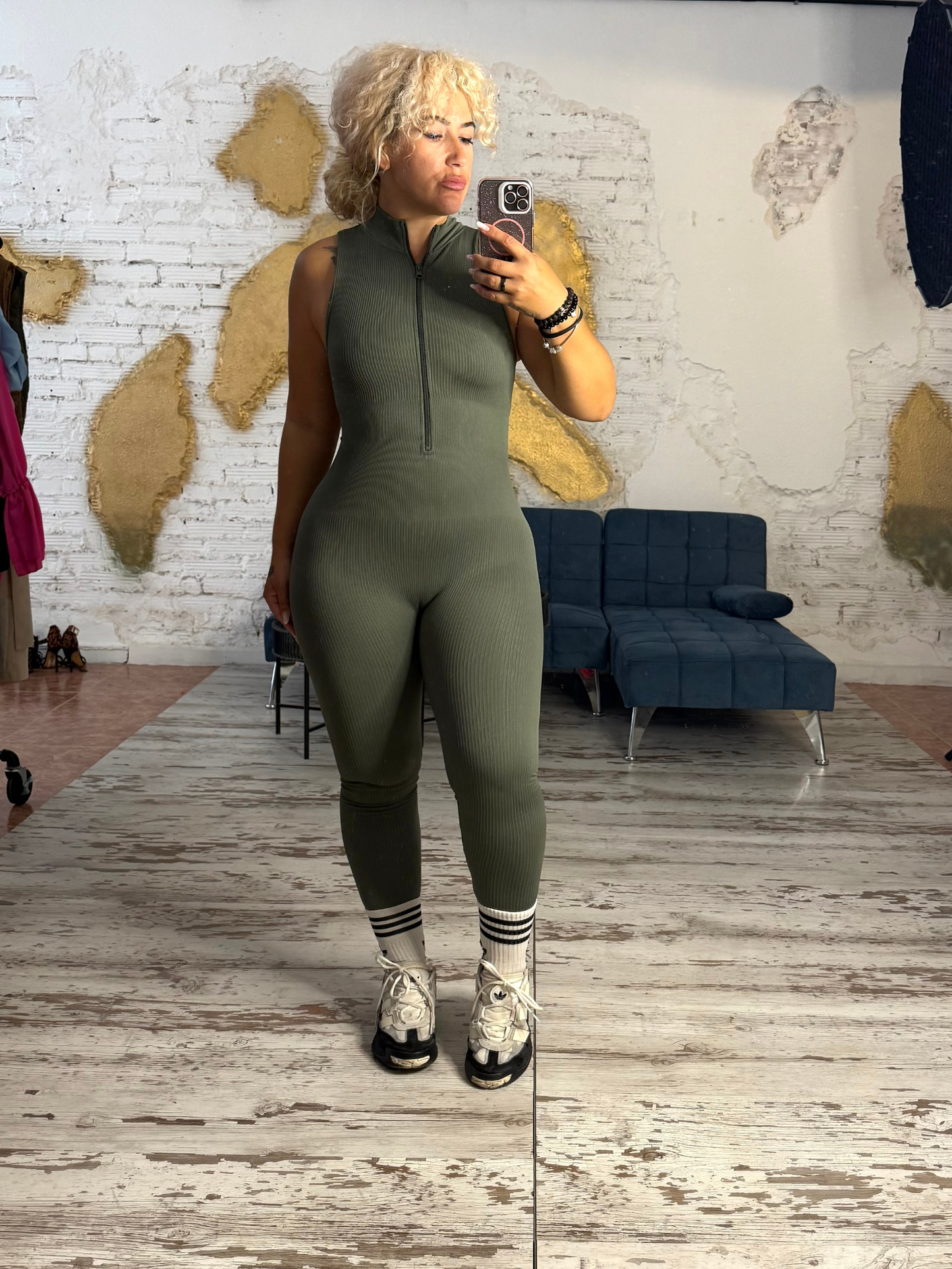 MONO QUEEN VERDE OLIVA