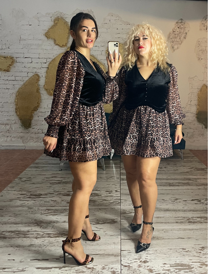 VESTIDO CORTO LEOPARDO CON CHALECO TERCIOPELO INCLUIDO