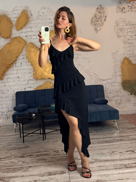 VESTIDO NEGRO VOLANTES