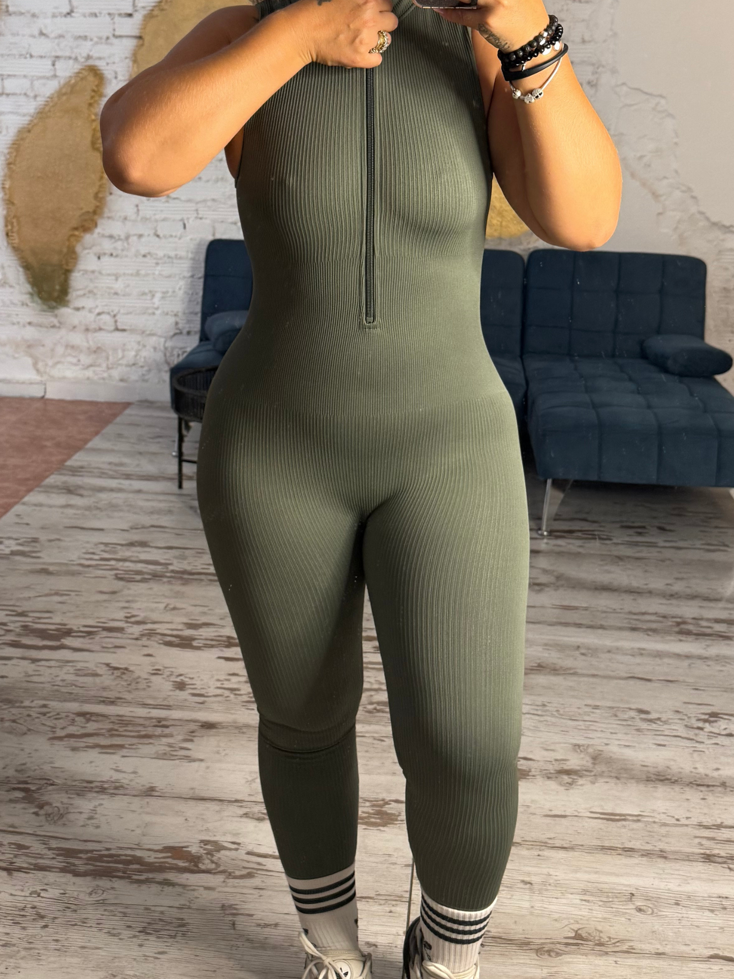 MONO QUEEN VERDE OLIVA