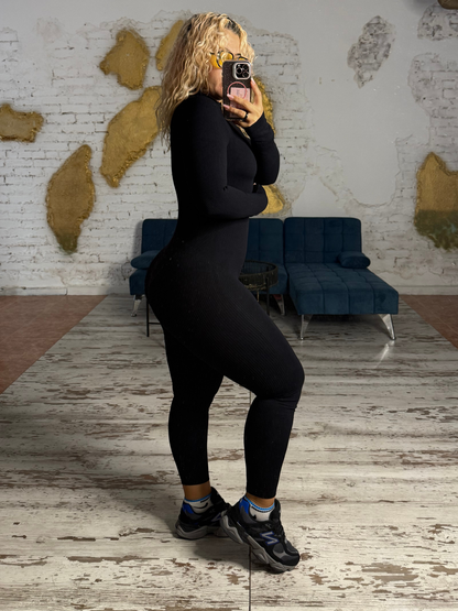 MONO QUEEN NEGRO CON MANGA