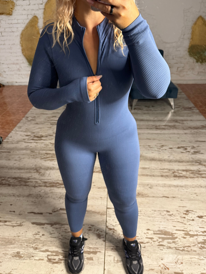 MONO QUEEN AZUL CON MANGAS